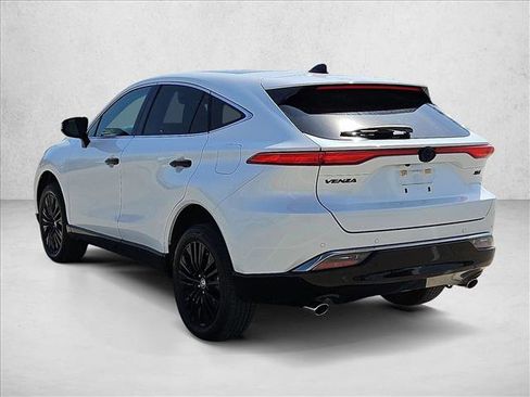 Used 2024 Toyota Venza Nightshade image 8