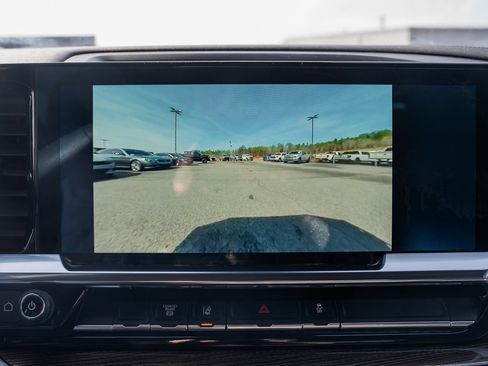 Used 2024 Chevrolet Silverado 2500 LT w/ Convenience Package image 28