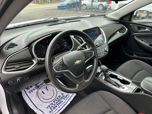 Used 2022 Chevrolet Malibu LT FWD image 14