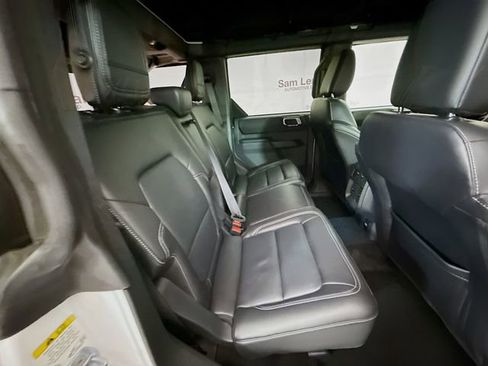 Used 2025 Ford Bronco Outer Banks image 27
