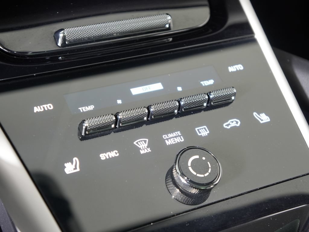 Certified 2024 Porsche Cayenne AWD/4WD image 37