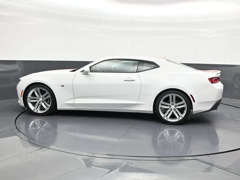 Used 2016 Chevrolet Camaro LT RWD image 2