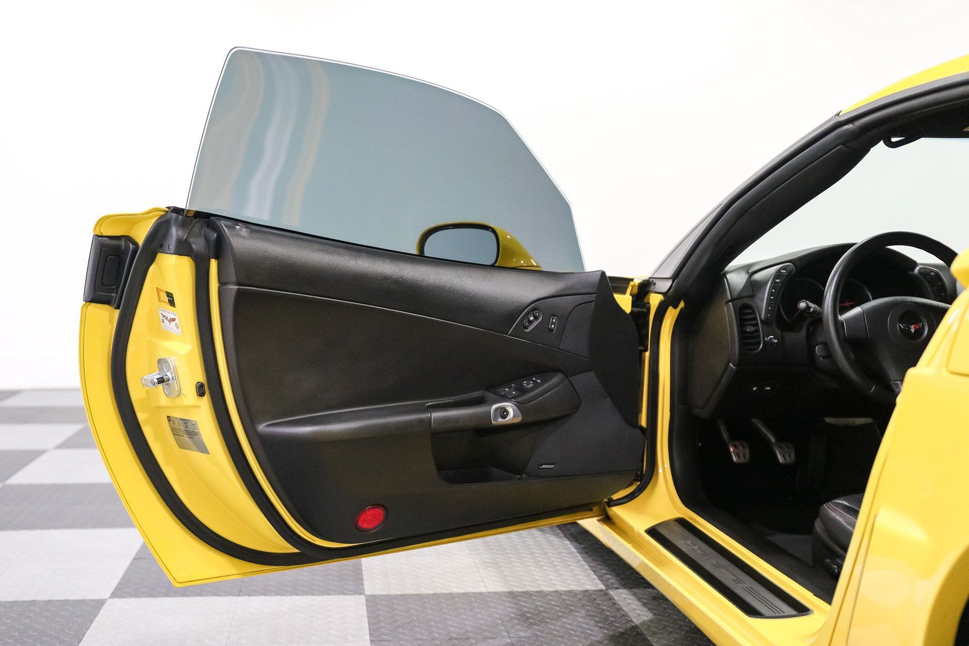 Used 2007 Chevrolet Corvette Z06 w/ Preferred Equipment Group RWD image 9