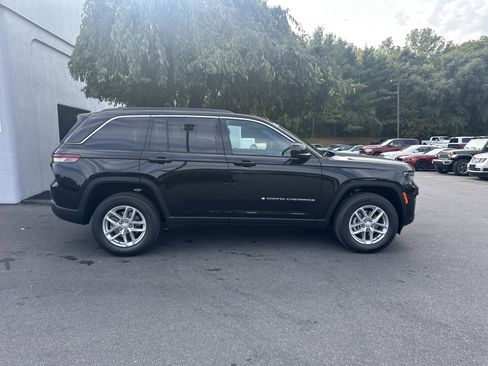 New 2025 Jeep Grand Cherokee Laredo X w/ Luxury Tech Group I image 2