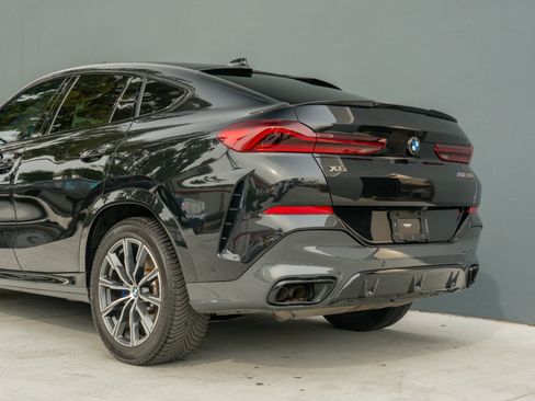 Used 2022 BMW X6 M50i w/ Premium Package image 21