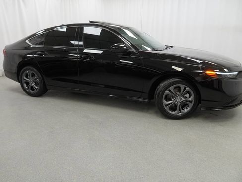 Used 2025 Honda Accord EX-L image 9