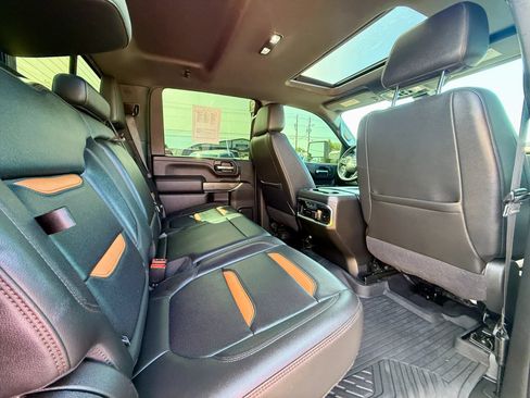 Used 2020 GMC Sierra 2500 AT4 w/ AT4 Premium Package AWD/4WD image 16