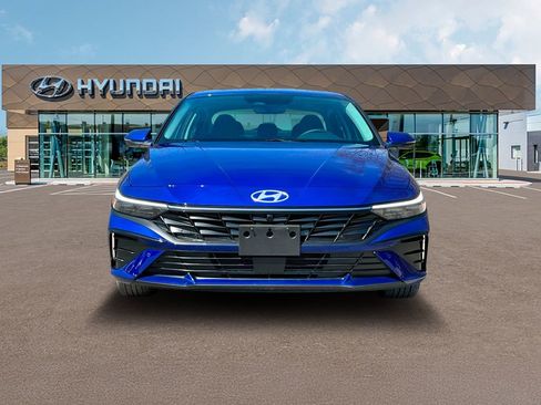 New 2025 Hyundai Elantra Limited FWD image 12