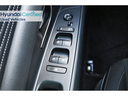 Certified 2025 Hyundai Elantra SEL image 23