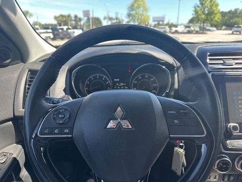 Used 2023 Mitsubishi Outlander Sport LE AWD/4WD image 13