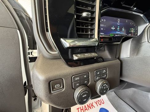 Used 2024 Chevrolet Silverado 1500 LTZ AWD/4WD image 24