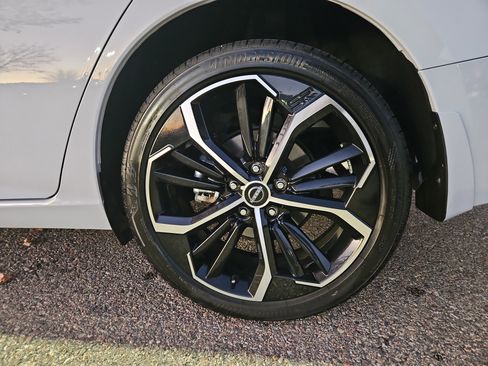 Used 2024 Nissan Altima 2.5 SR w/ SR Premium Package image 22