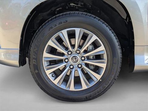 Used 2023 Lexus GX 460 Luxury w/ Accessory Package AWD/4WD image 23