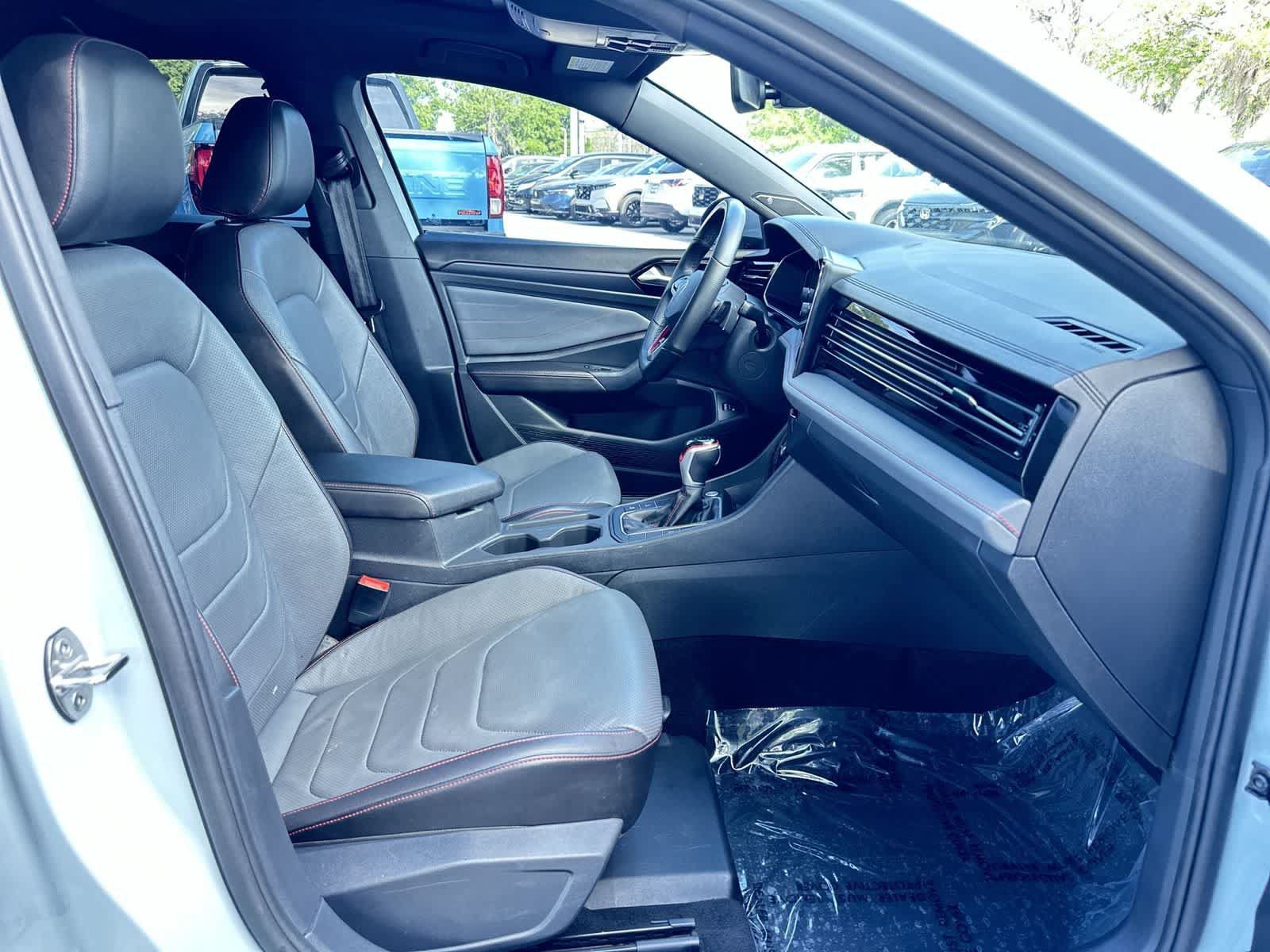 Used 2025 Volkswagen Jetta GLI Autobahn FWD image 17