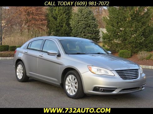 Used 2014 Chrysler 200 Limited w/ Sun/Sound Group image 3