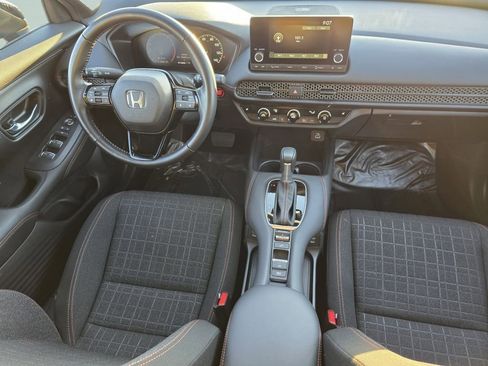 Used 2025 Honda HR-V Sport image 32
