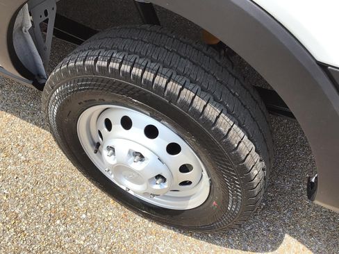 New 2026 Ford Transit 250 Low Roof AWD w/ Exterior Upgrade Package image 12