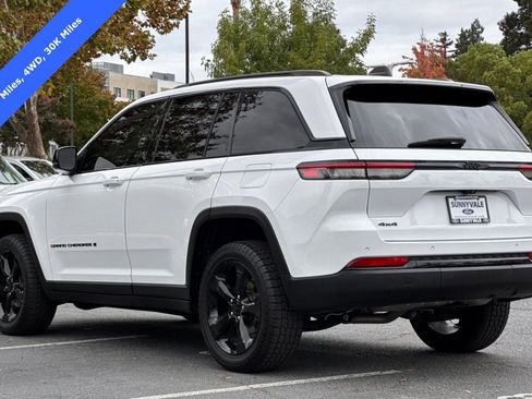 Used 2023 Jeep Grand Cherokee Altitude image 6