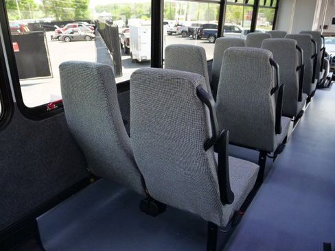 Used 2017 Ford F550 2WD Regular Cab Super Duty image 38