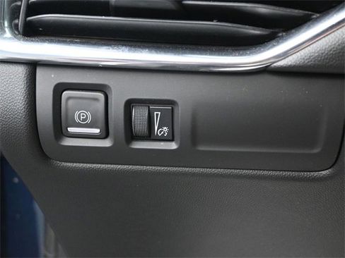 Used 2022 Cadillac XT4 Sport w/ Comfort Package image 16