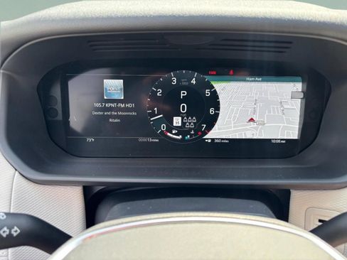 Certified 2025 Land Rover Discovery Dynamic SE image 25