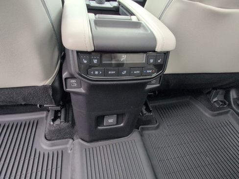 Certified 2024 Toyota Grand Highlander AWD Hybrid image 17