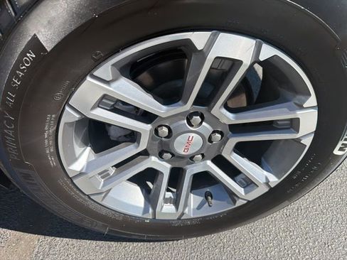 Used 2025 GMC Terrain Elevation image 29