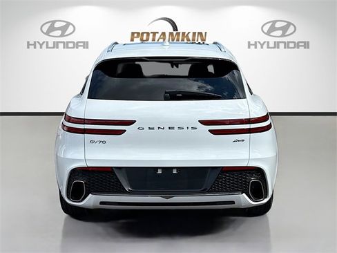 Used 2024 Genesis GV70 2.5T w/ Select Package image 6