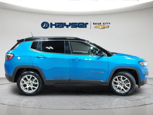 Used 2025 Jeep Compass Limited AWD/4WD image 8