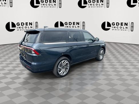 Certified 2025 Lincoln Navigator Reserve AWD/4WD image 8