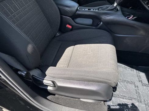 Used 2024 Honda HR-V LX image 7