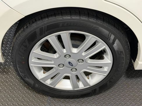 Used 2010 Ford Focus SEL FWD image 18