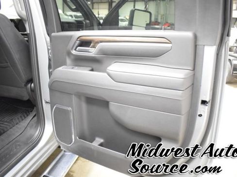 Used 2025 Chevrolet Silverado 2500 LT w/ Convenience Package image 28