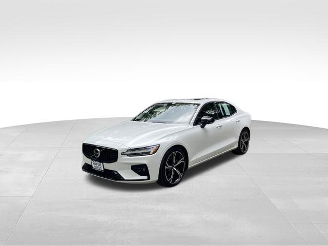 Certified 2023 Volvo S60 B5 Plus AWD/4WD image 4