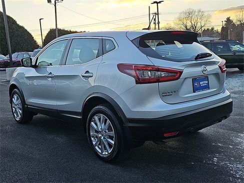 Used 2021 Nissan Rogue Sport S image 4