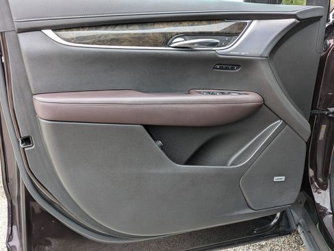 Used 2020 Cadillac XT6 Premium Luxury image 12