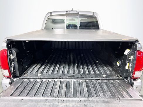 Used 2016 Toyota Tacoma TRD Sport image 23