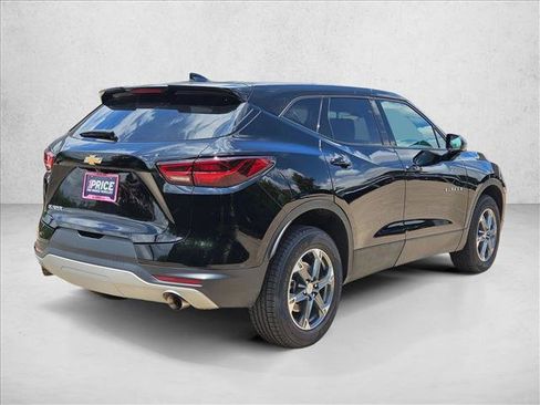 Used 2025 Chevrolet Blazer LT FWD image 5