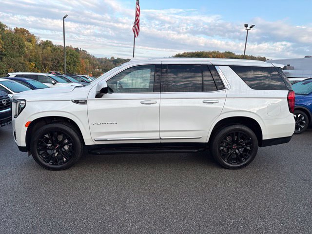 Used 2023 GMC Yukon SLT AWD/4WD image 2