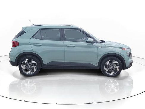 Used 2025 Hyundai Venue SEL FWD image 4