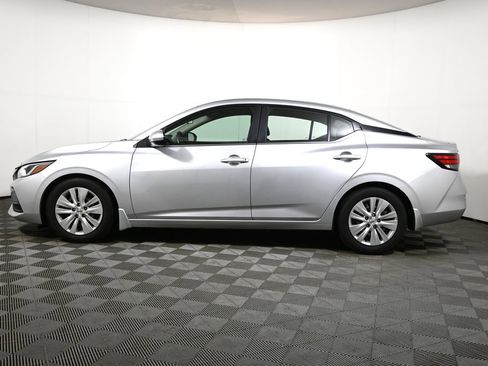 Used 2020 Nissan Sentra S FWD image 2