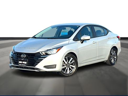 Used 2023 Nissan Versa SV image 1