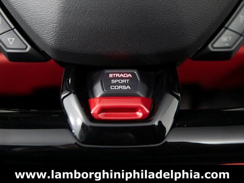 Used 2023 Lamborghini Huracan EVO image 27