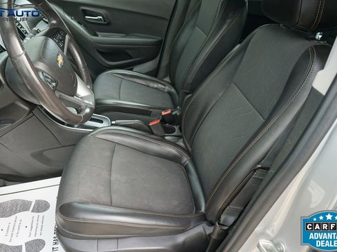 Used 2020 Chevrolet Trax LT w/ LT Convenience Package image 27