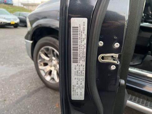 Used 2017 RAM 1500 Limited image 12