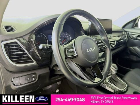 Used 2023 Kia Seltos EX AWD/4WD image 10