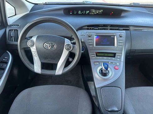 Used 2014 Toyota Prius Two image 7