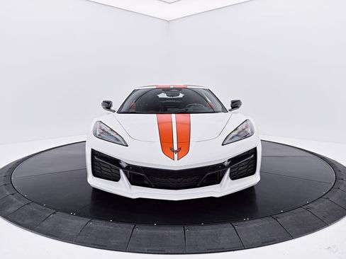 Used 2025 Chevrolet Corvette Z06 RWD image 24