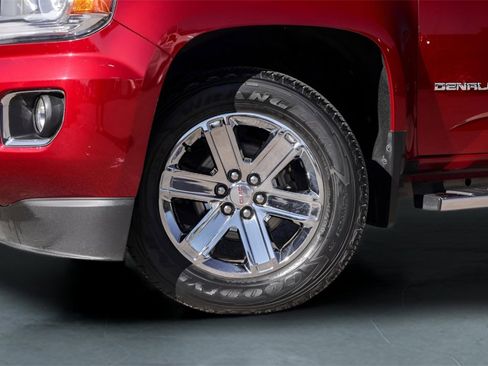 Used 2020 GMC Canyon Denali image 4