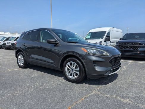 Certified 2020 Ford Escape SE FWD image 1